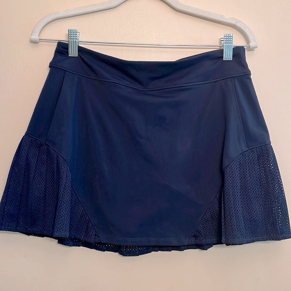 Under Armour golf or tennis skirt with pockets